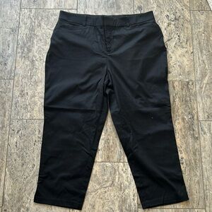 NWOT Ava&Viv Cropped Black Pants
